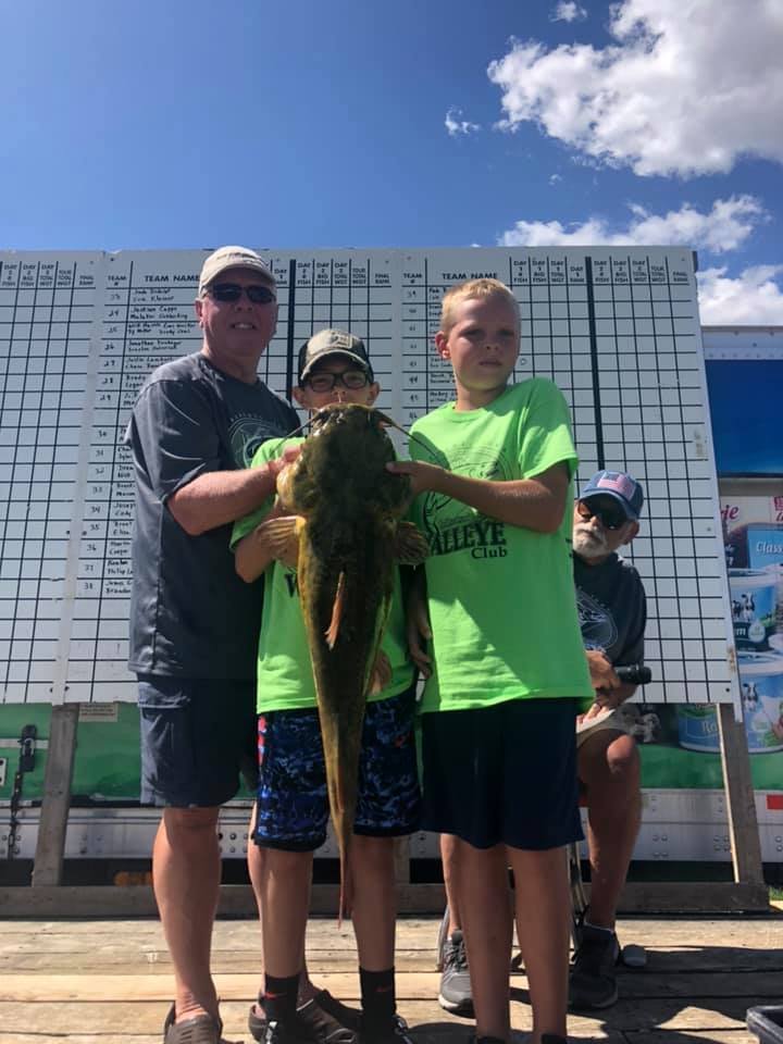 Kids Day fishing scene at Mississippi Walleye Club (gallery view)
