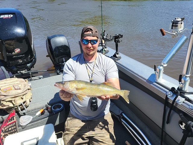 Another Pool 10 tournament fish and angler moment (gallery view)